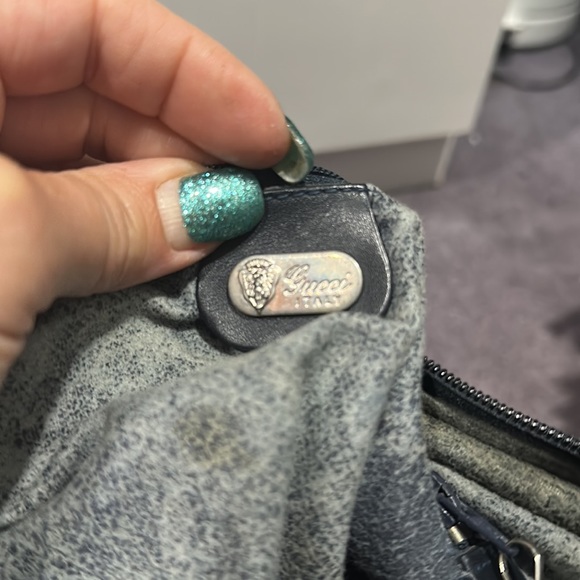 Project bag!!!Gucci Navy shoulder bag… Vintage!  12/2000!  PRICE DROP! - Picture 14 of 17